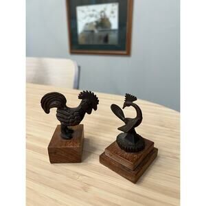 Alva Museum Studios Vintage Reproduction Figurine Rooster & Road Runner Set